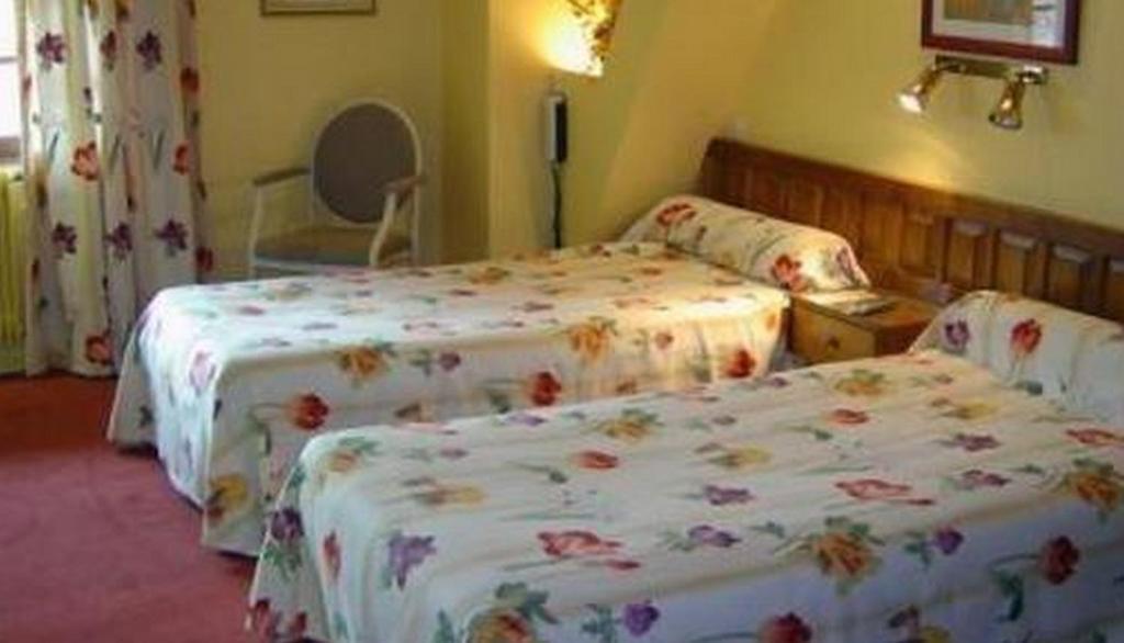 Le Ratelier Hotel Montaigut-sur-Save Phòng bức ảnh