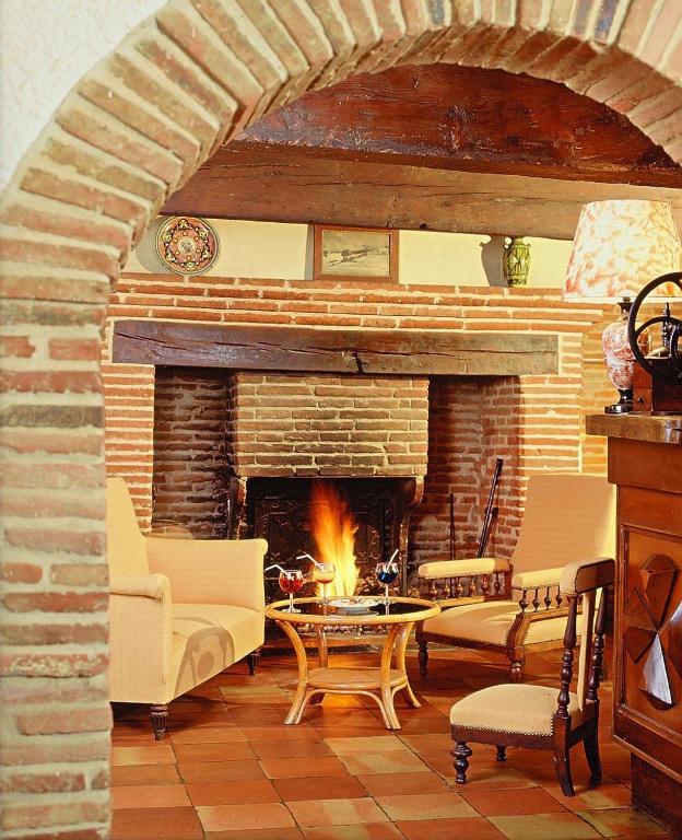 Le Ratelier Hotel Montaigut-sur-Save Ngoại thất bức ảnh